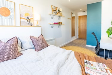 Gold En Suite at New Orient House, Station Court, Imperial Road, Fulham, London, SW62EP - Image 1